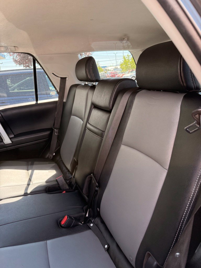 Used 2022 Toyota 4Runner SR5 Premium w/ Moonroof Package AWD/4WD image 16