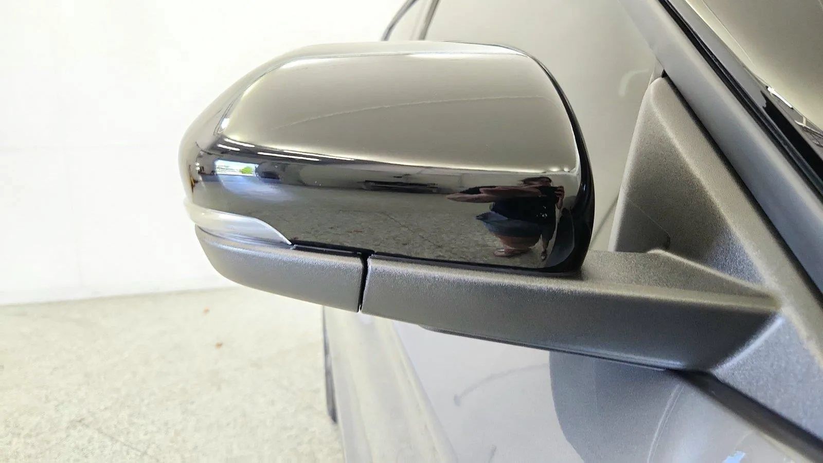 Used 2025 Ford Explorer ST w/ Sun And Sound Package RWD image 37