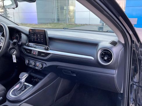 Used 2024 Kia Forte LXS image 18