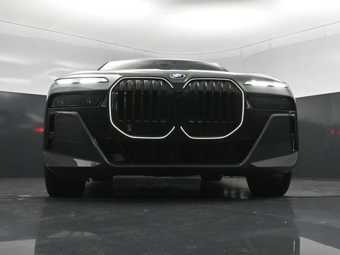 New 2026 BMW 740i w/ Executive Package RWD image 45