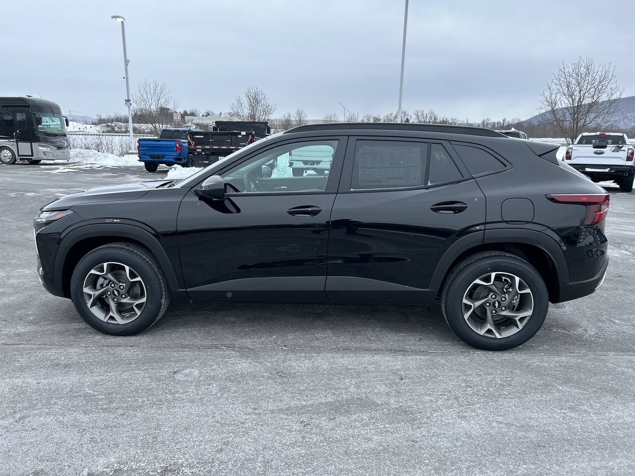 New 2026 Chevrolet Trax LT w/ Driver Confidence Package FWD image 4