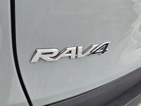 Used 2022 Toyota RAV4 XLE Premium AWD/4WD image 13