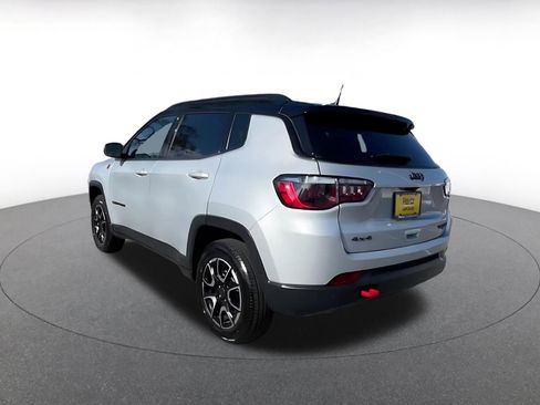 Used 2025 Jeep Compass Trailhawk AWD/4WD image 9