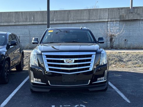 Used 2020 Cadillac Escalade ESV Luxury image 2