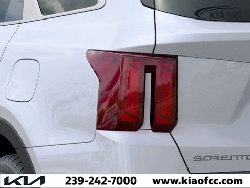 New 2026 Kia Sorento LX image 11