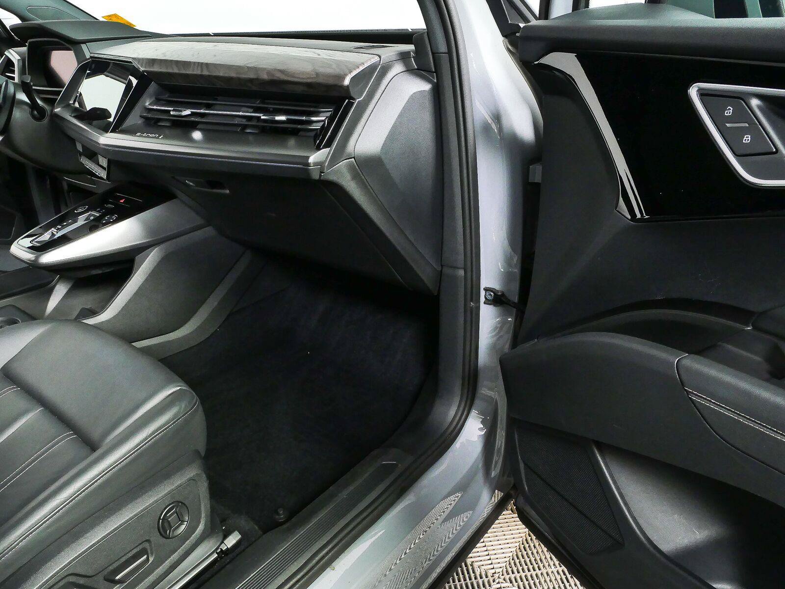Used 2023 Audi Q4 e-tron Premium Plus w/ Premium Plus AWD/4WD image 27