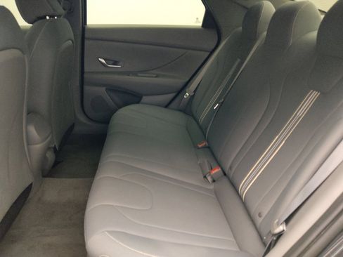 Used 2021 Hyundai Elantra SEL FWD image 18