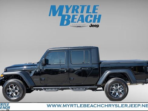 Certified 2023 Jeep Gladiator Sport image 3