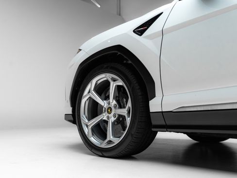 Used 2020 Lamborghini Urus AWD/4WD image 15