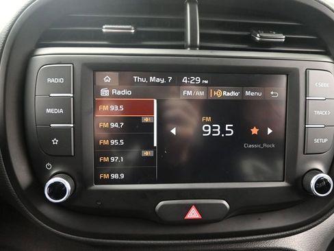 Certified 2025 Kia Soul LX w/ LX Technology Package FWD image 23