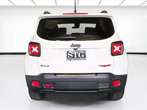 Used 2016 Jeep Renegade Trailhawk AWD/4WD image 5