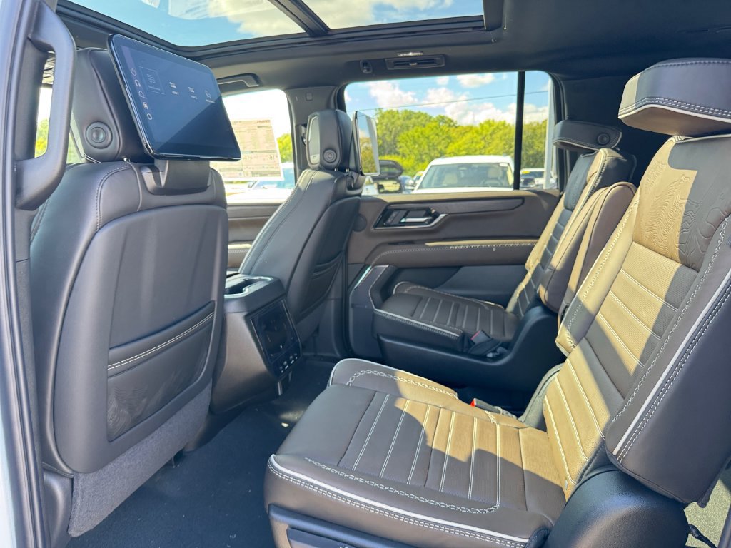 New 2026 GMC Yukon XL Denali Ultimate AWD/4WD image 19