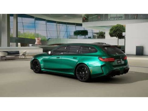 New 2026 BMW M5 Touring image 2