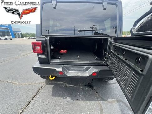 Used 2021 Jeep Wrangler Unlimited Sahara AWD/4WD image 31