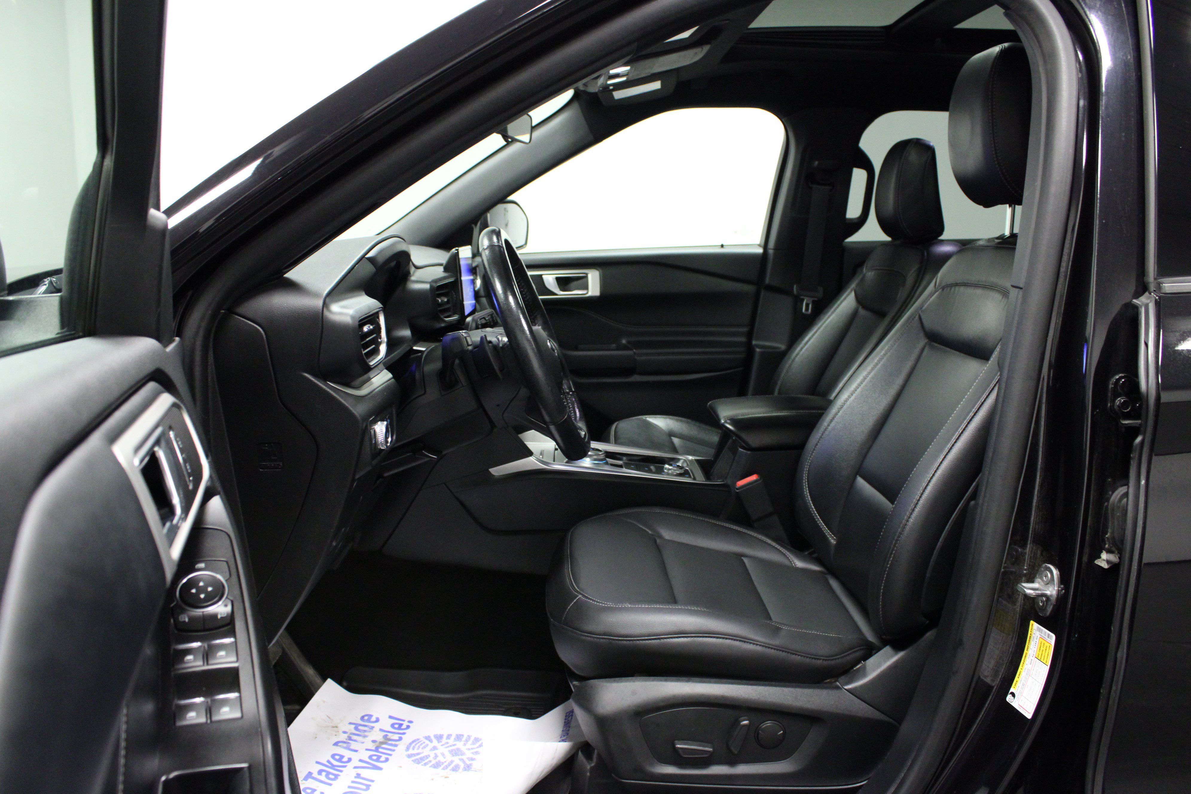 Used 2020 Ford Explorer XLT w/ Equipment Group 202A AWD/4WD image 12