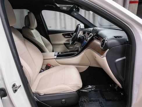 Certified 2025 Mercedes-Benz GLC 300 image 19