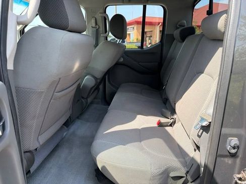 Used 2014 Nissan Frontier SV w/ SV Value Truck Package AWD/4WD image 18