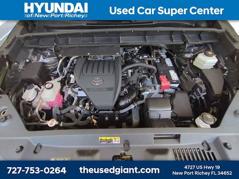 Used 2023 Toyota Highlander LE FWD image 14