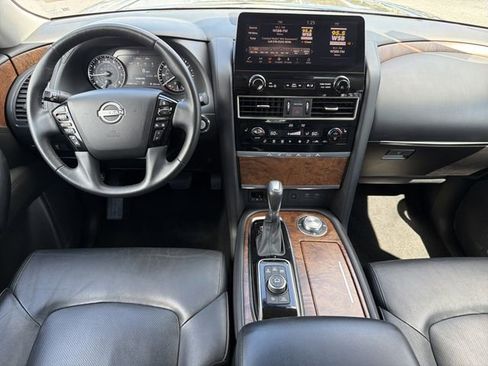 Used 2024 Nissan Armada SL w/ Captain's Chairs Package image 4