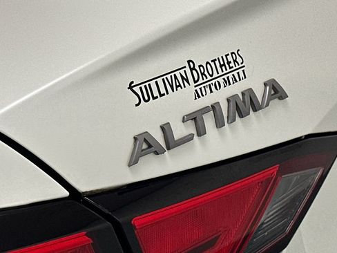 Certified 2023 Nissan Altima 2.5 SL FWD image 19