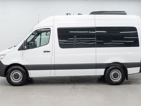 Used 2025 Mercedes-Benz Sprinter 2500 image 2