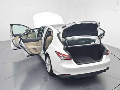 Used 2018 Toyota Camry XLE FWD image 53