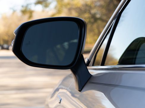 Used 2021 Toyota Venza Limited image 12