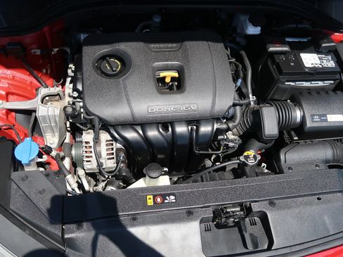 Used 2019 Hyundai Elantra SEL image 39