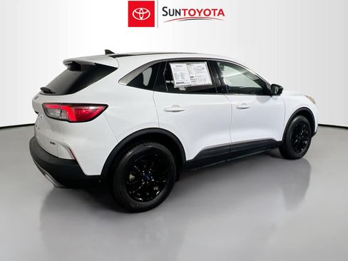 Used 2022 Ford Escape SE w/ Convenience Package image 4