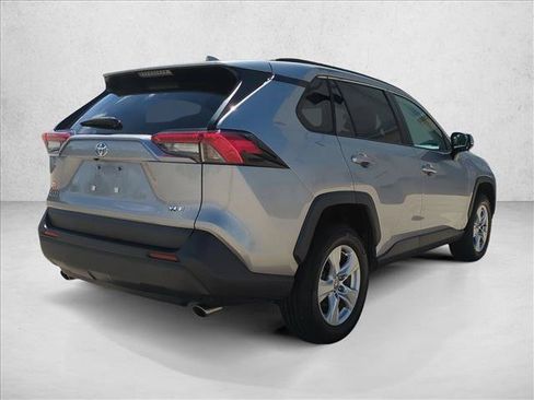 Used 2021 Toyota RAV4 XLE FWD image 5