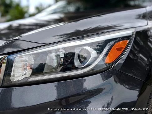 Used 2021 Kia Sedona EX w/ EX Premium Package image 78