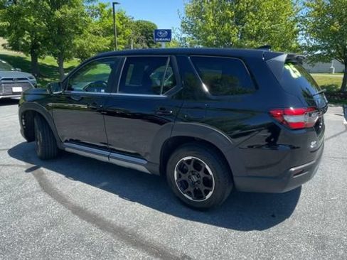 Used 2025 Honda Pilot EX-L image 6
