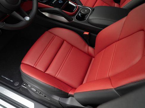 New 2026 Porsche Cayenne S image 16