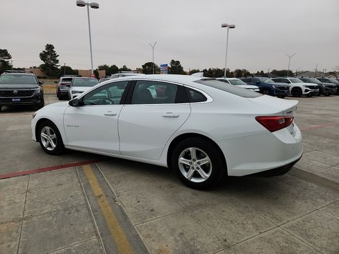 Used 2024 Chevrolet Malibu LT image 4
