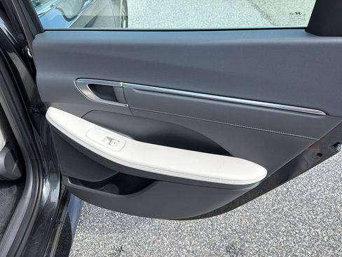 Used 2023 Hyundai Sonata Limited FWD image 15