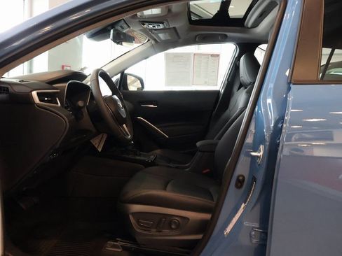 Used 2026 Toyota Corolla Cross XLE w/ Convenience Package FWD image 8
