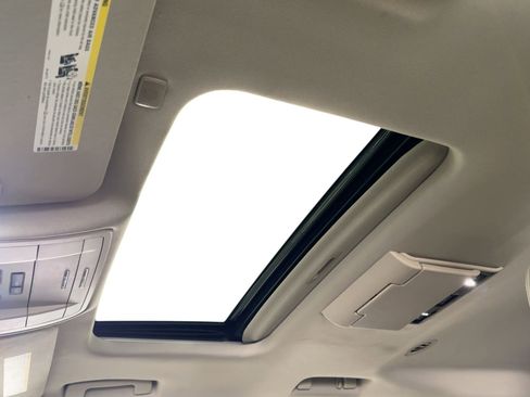 Used 2019 GMC Yukon XL SLT w/ Open Road Package image 13