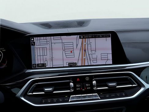 Used 2022 BMW X7 M50i w/ Dynamic Handling Package AWD/4WD image 23