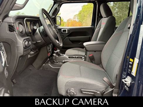 Used 2025 Jeep Gladiator Rubicon w/ Convenience Group image 5