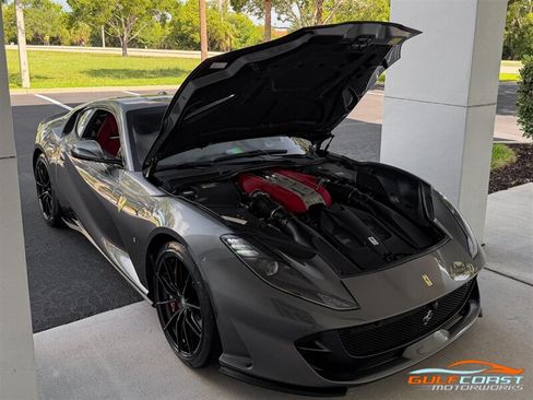 Used 2018 Ferrari 812 Superfast RWD image 40