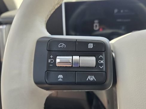 Certified 2025 Hyundai Santa Fe SEL FWD image 21