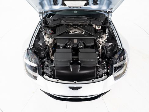 Used 2025 Aston Martin V8 Vantage Coupe RWD image 39