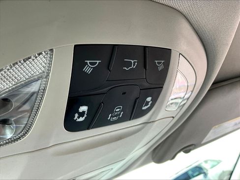 Used 2017 Chrysler Pacifica Touring-L Plus w/ Advanced Safetytec Group FWD image 40