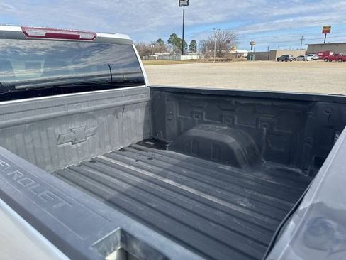 Used 2021 Chevrolet Silverado 1500 LT w/ Bed Protection Package image 9