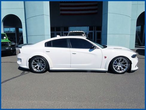 Used 2023 Dodge Charger SRT Hellcat image 1