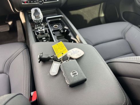 New 2026 Volvo XC60 B5 Plus w/ Protection Package Premier image 32