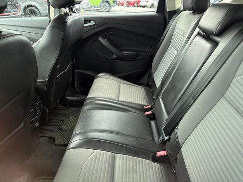 Used 2017 Ford Escape SE w/ SE Sport Appearance Package AWD/4WD image 18