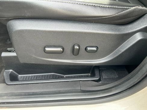 Used 2017 Ford Escape Titanium image 21