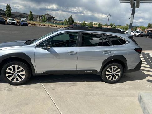 Certified 2023 Subaru Outback Premium AWD/4WD image 6