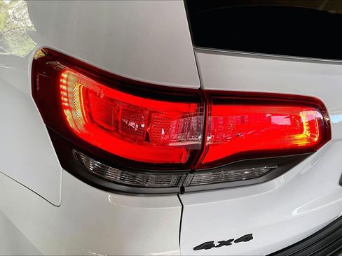 Used 2018 Jeep Grand Cherokee Trailhawk w/ Trailhawk Luxury Group image 28